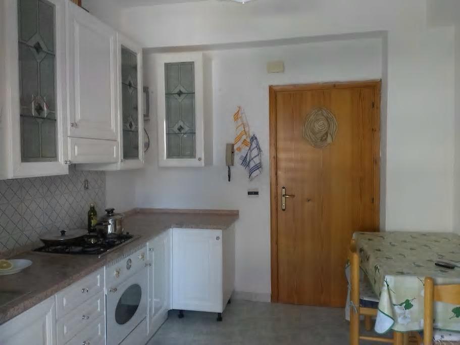 Trilocale A 800 Metri Dal Mare Apartment สกาเลอา ภายนอก รูปภาพ
